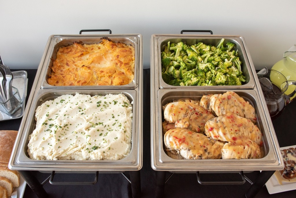 MealFit's tweet photo. Who needs a cape when your catering saves the day? https://t.co/wQuBDk2DC5