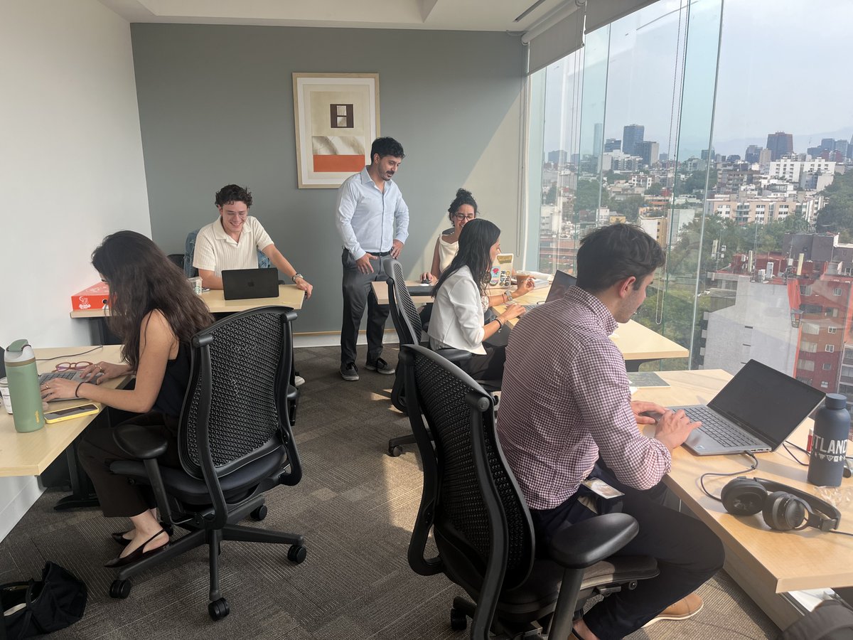 EurasiaGroup's tweet photo. Our growing team is now sharing a new office space in Mexico City!

This space represents an important milestone in expanding our presence in Latin America. As we continue to invest in our growth in the region, we are looking forward to working with current and prospective clients and watching our team collaborate and prosper in their new home.