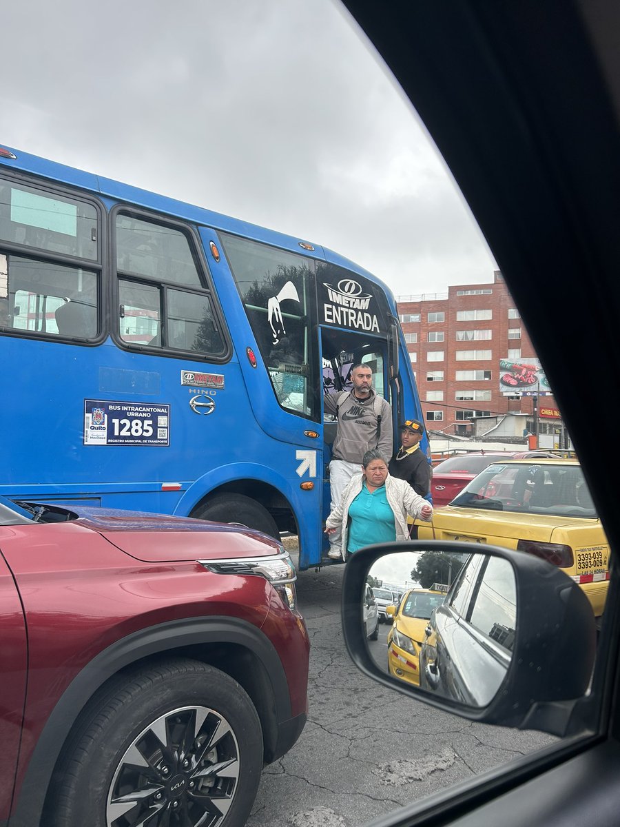 Esto nunca va a cambiar <a href="/AMT_Quito/">AMTQuito</a> <a href="/pabelml/">Pabel Muñoz L.</a>