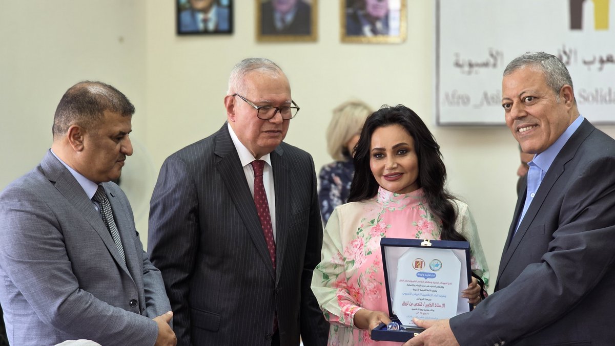 تشرفت بتكريمي في احتفالية كبيرة اقيمت بالعاصمة المصرية القاهرة تزامنا مع عيد الاعلاميين الذي يصادف الـ ٣١ من مايو من كل عام .
التكريم شمل عدد من الاعلاميين من ٢١ دولة عربية و أجنبية وهم نخبة من رموز الإعلام العربي والأفريقي والآسيوي، الذين كان لهم دور بارز في خدمة قضايا أوطانهم