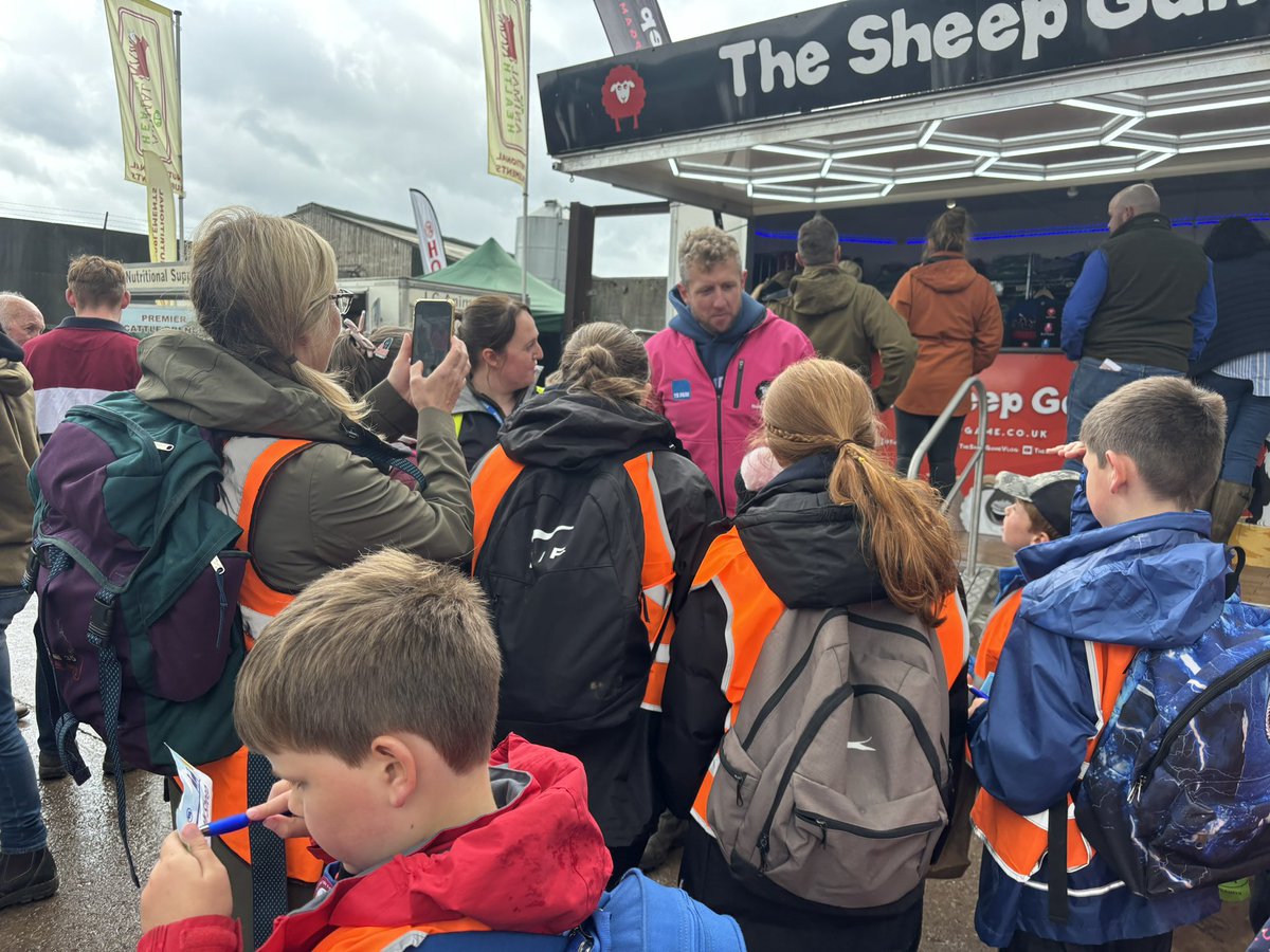 rattycastle's tweet image. #northsheep #LakeDistrict  wow what a set up  #sheepfarmers
