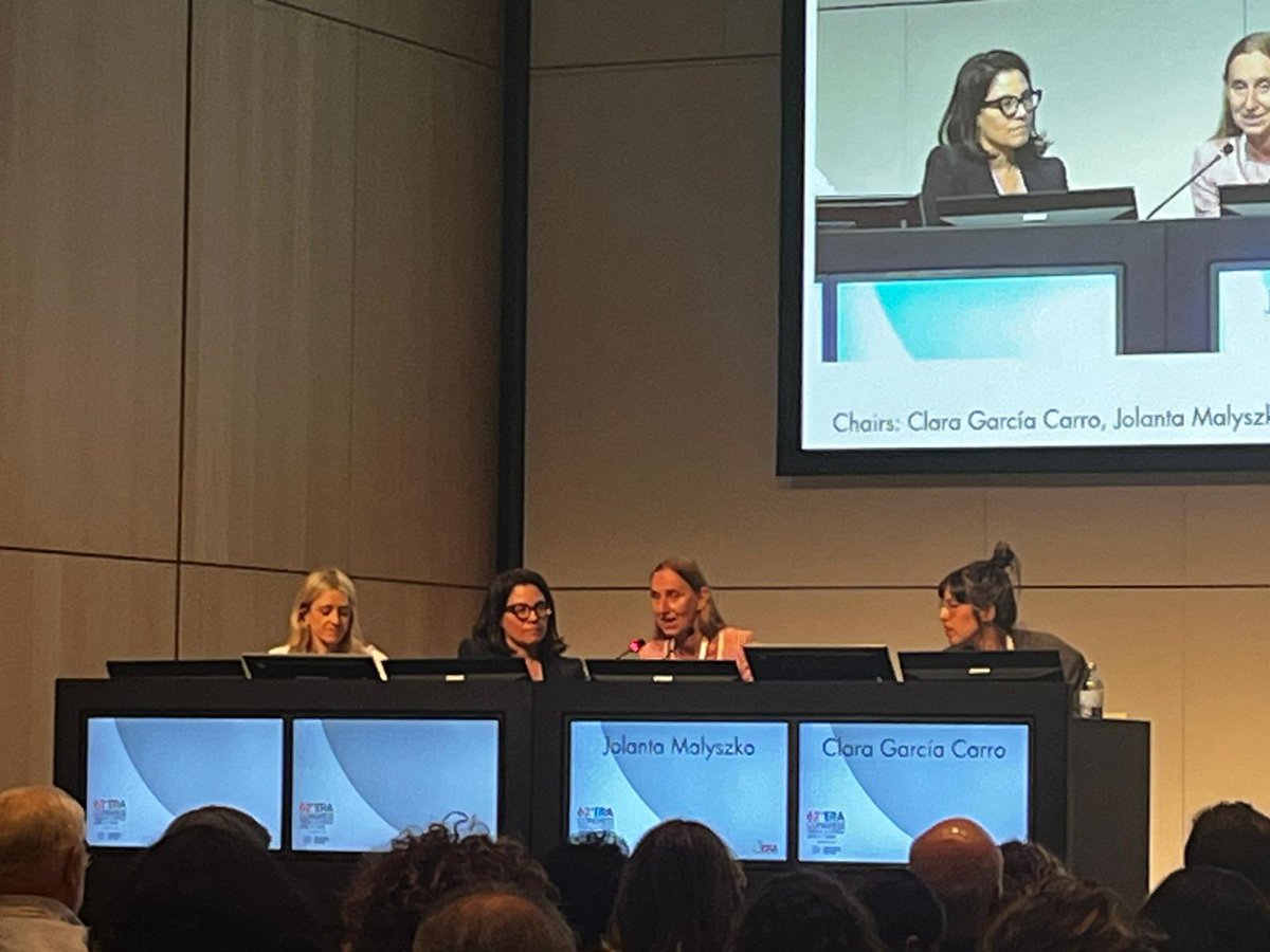 Nefrologia Hospital Universitari Vall d'Hebron (@nefrologiavh) on Twitter photo Outstanding Debate <a href="/ERAkidney/">ERA - European Renal Association</a>
“Kidney biopsy versus biomarkers and new diagnostic tools in immune check point inhibitors AKI” by
María José Soler (Spain) <a href="/PepaSolerR/">Maria Jose Soler</a>
Sandra Herrmann (USA) <a href="/HerrmannMd/">Sandra Herrmann MD, FASN</a>
Special thank
<a href="/ClaraGCarro/">Clara García Carro</a> <a href="/MalyszkoJolanta/">Jolanta Malyszko</a>
<a href="/ynptweets/">YNP of ERA</a> <a href="/onconefrologia/">Onconefrologia</a> Outstanding Debate <a href="/ERAkidney/">ERA - European Renal Association</a>
“Kidney biopsy versus biomarkers and new diagnostic tools in immune check point inhibitors AKI” by
María José Soler (Spain) <a href="/PepaSolerR/">Maria Jose Soler</a>
Sandra Herrmann (USA) <a href="/HerrmannMd/">Sandra Herrmann MD, FASN</a>
Special thank
<a href="/ClaraGCarro/">Clara García Carro</a> <a href="/MalyszkoJolanta/">Jolanta Malyszko</a>
<a href="/ynptweets/">YNP of ERA</a> <a href="/onconefrologia/">Onconefrologia</a>