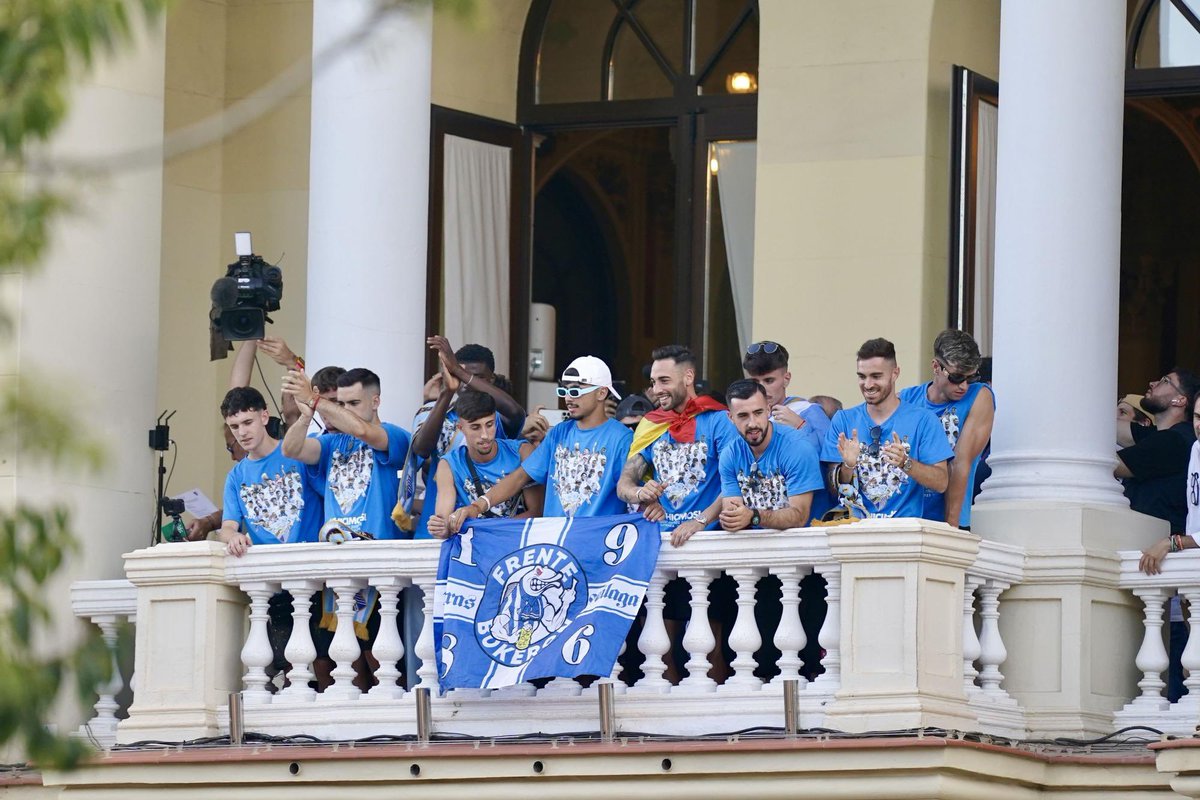 Muchas gracias por devolvernos al fútbol profesional a los que hoy dejáis el club por diferentes circunstancias. 

Siempre os estaremos agradecidos.