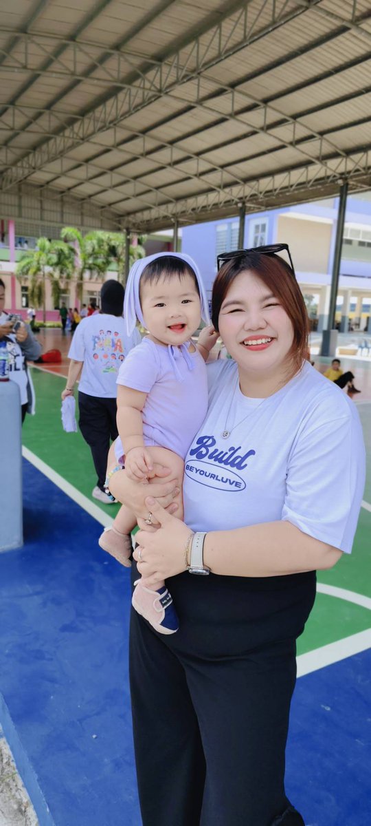 🍦หนูแอบไปแจกไอติมพี่ๆกับป้าบีมาค่ะ🍦
           💙✨ #BuildJakapan ✨💙
ไอติมที่พี่ๆ #Beyourluve จัดมาแจกอร่อยมากๆหนูแอบกินไปจึ๊งนึง😁😋