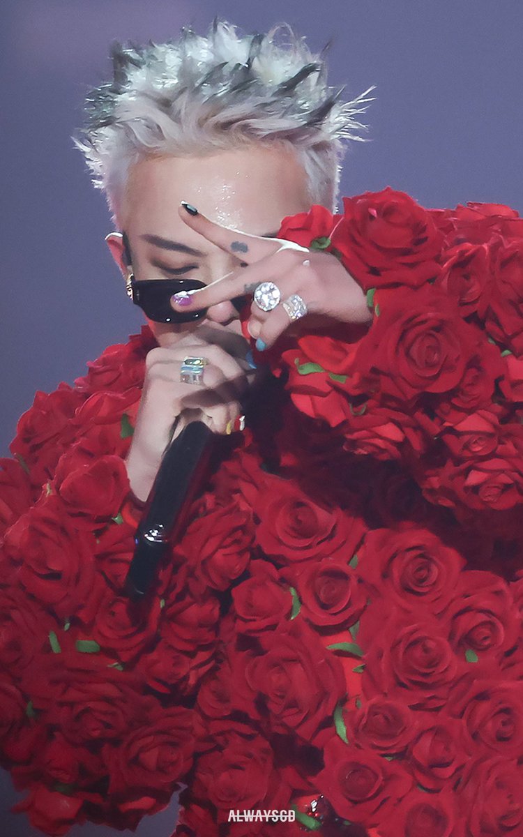 always_gd's tweet photo. 🌹🎤🙏💕

G-DRAGON 2025 WORLD TOUR 
[Übermensch] JAPAN 🇯🇵 

#GD #GDRAGON #지디 #지드래곤 
#übermensch #권지용 #kwonjiyong 
#AlwaysGD https://t.co/aICaE2EYL6