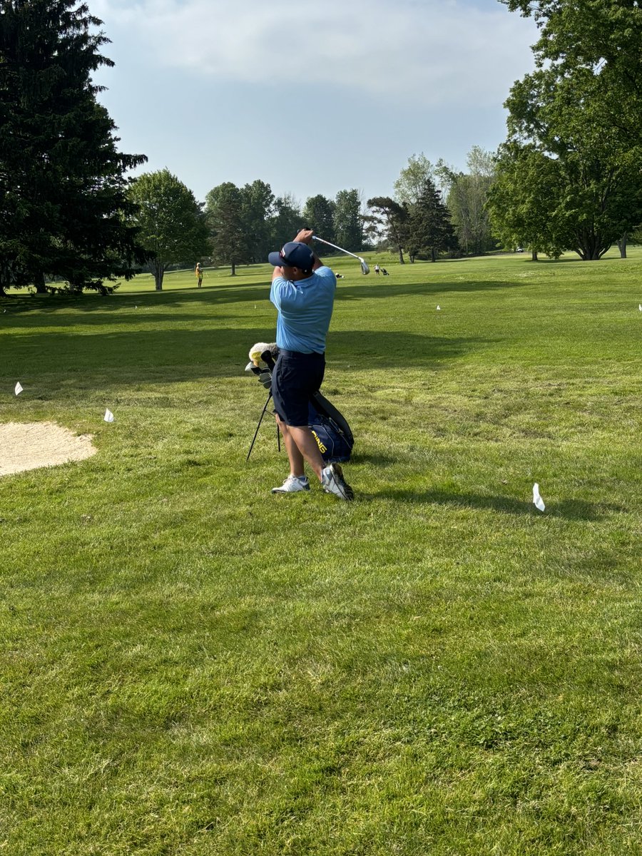 Logan Garafol has begun round 2. Live scoring for both men and women 
scoreboard.clippd.com/results/current
