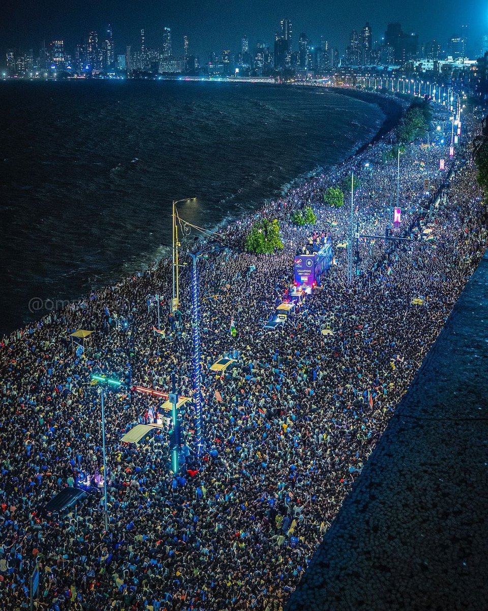 Avinashi (@political_gutu) on Twitter photo Hats off to <a href="/CMOMaharashtra/">CMO Maharashtra</a> & <a href="/MumbaiPolice/">मुंबई पोलीस - Mumbai Police</a> 👏
10x more crowd during World Cup events in Mumbai — yet not a single stampede, not a single panic moment.
That’s called planning.
Bengaluru, take notes.
#Stampede #BengaluruStampede #Bengaluru
Governments are tested in chaos, not Hats off to <a href="/CMOMaharashtra/">CMO Maharashtra</a> & <a href="/MumbaiPolice/">मुंबई पोलीस - Mumbai Police</a> 👏
10x more crowd during World Cup events in Mumbai — yet not a single stampede, not a single panic moment.
That’s called planning.
Bengaluru, take notes.
#Stampede #BengaluruStampede #Bengaluru
Governments are tested in chaos, not