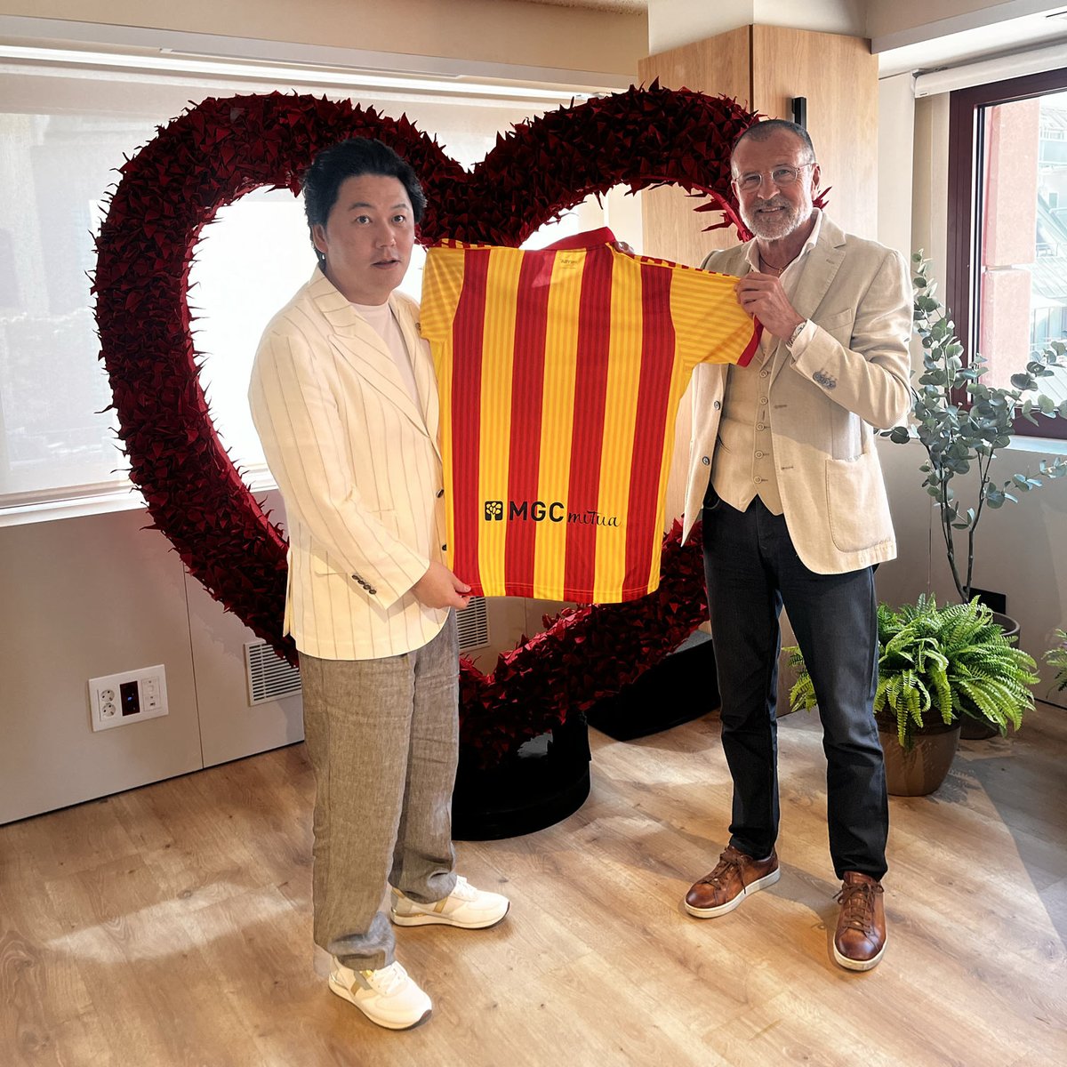 MGC Mutua (@mgcmutua) on Twitter photo 🚀 ¡MGC Mútua y la UE Sant Andreu, unidos por 5 temporadas!
✅ Nuevo patrocinio con el club histórico de Barcelona
✅ Presencia de marca en la camiseta e instalaciones
✅ Socios: 6 meses gratis del seguro digital A-S Digital
🔥 #ForçaAndreu <a href="/uesantandreu/">Unió Esportiva Sant Andreu</a> 🚀 ¡MGC Mútua y la UE Sant Andreu, unidos por 5 temporadas!
✅ Nuevo patrocinio con el club histórico de Barcelona
✅ Presencia de marca en la camiseta e instalaciones
✅ Socios: 6 meses gratis del seguro digital A-S Digital
🔥 #ForçaAndreu <a href="/uesantandreu/">Unió Esportiva Sant Andreu</a>