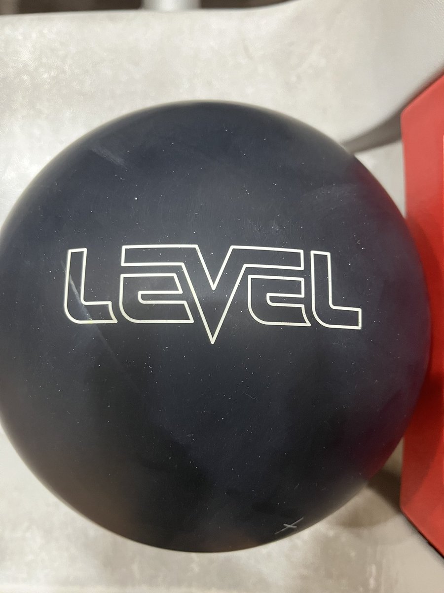 ekunn4's tweet image. 待ちに待ったLEVEL初投げ😆
コンディションが荒れていてインサイドからの投球だけど早くフレッシュなコンディションで外からどれだけ先まで行くか試したい〜‼️
ピンアクションは◎🥰

#ボウリング 
#STORM 
#LEVEL 
#両手投げ