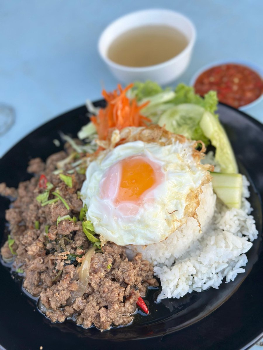 twtCFSIIUM's tweet photo. Pakapau lejen. Hanya di German, sect 17 PJ 😋�� https://t.co/6fQhFXUilD