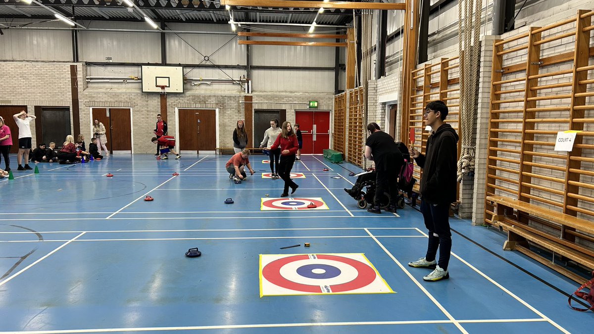 pe_stchris's tweet image. Fantastic morning for my @LshipSkillsFdn sports leaders assisting @JamesDixon_UKDS with the @Panathlon festival at school. Lovely to see so many children from a number of local Junior schools attend.