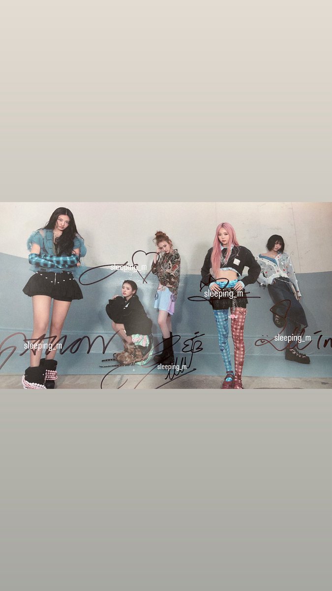 sleeping_mmm's tweet photo. super kawaii~🦋

#MEOVV #미야오 #ミヤオ #ELLA #엘라 #エラ #SOOIN #수인 #スイン https://t.co/ANxJQW8qEe