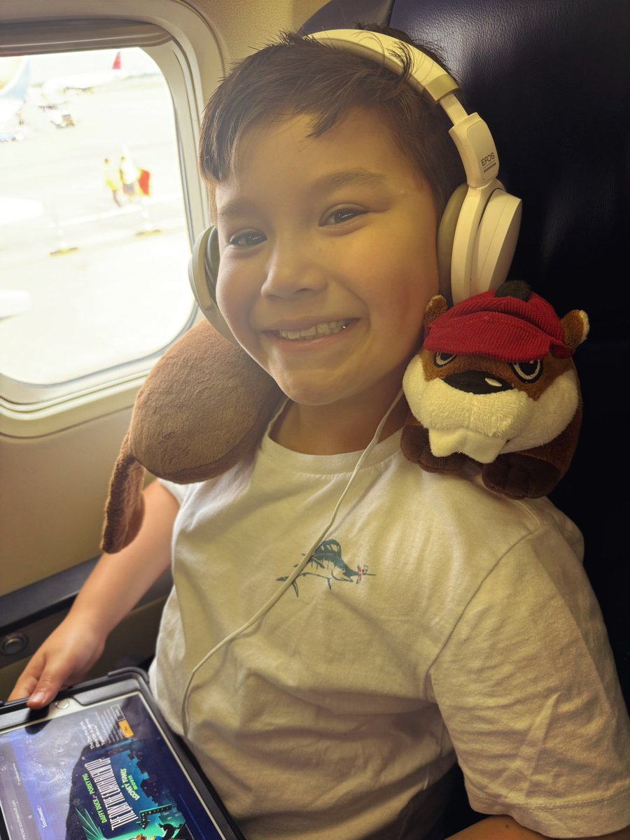 Momma is heading to the National Council of Improvement in Education Meta Network and Dad happens to have Cisco Live the week after. So Ari gets 10 days of fun in Cali☀️