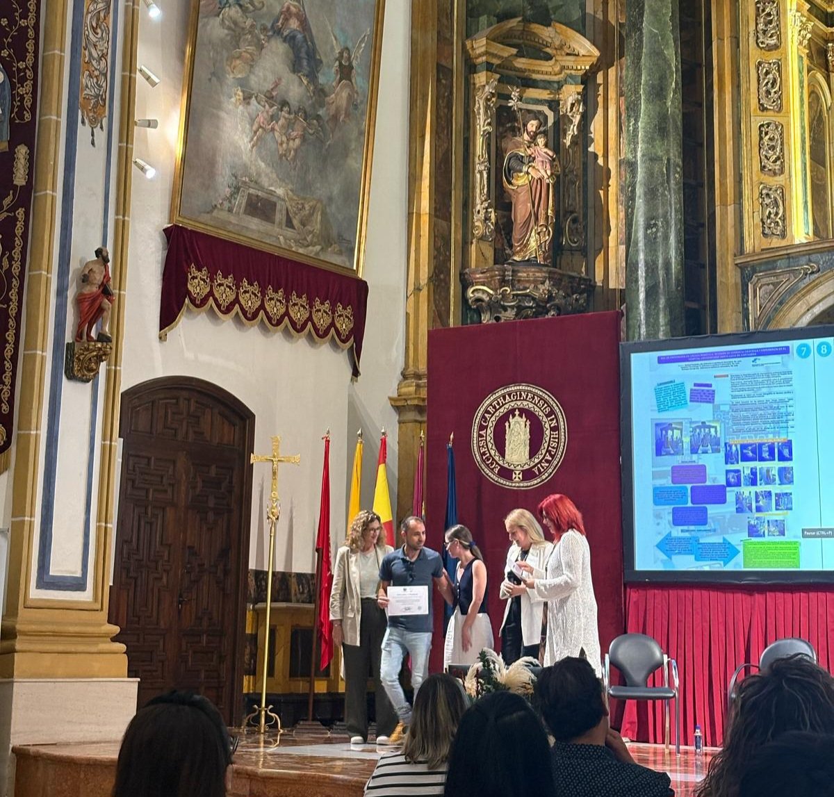 Investigación e Innovación en Cuidados-Área 2 SMS (@icuida2) on Twitter photo 🎉 ¡Enhorabuena enfermeras de quirófano!
🏆🥉 3er premio al mejor póster en la Jornada de Enfermería “La Luz del Cuidado” del <a href="/coemur/">Enfermeras Región de Murcia</a>📍"Rol de enfermería en #cirugíarobótica: revisión de evidencia científica y experiencia en el H.U. Santa Lucía de Cartagena"
#InvestigarEsCuidar 🎉 ¡Enhorabuena enfermeras de quirófano!
🏆🥉 3er premio al mejor póster en la Jornada de Enfermería “La Luz del Cuidado” del <a href="/coemur/">Enfermeras Región de Murcia</a>📍"Rol de enfermería en #cirugíarobótica: revisión de evidencia científica y experiencia en el H.U. Santa Lucía de Cartagena"
#InvestigarEsCuidar