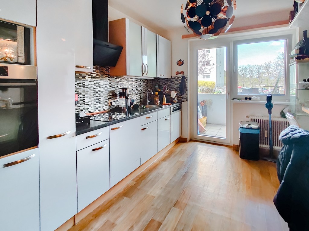 AKTIVITorg's tweet photo. 🏡 3-Zimmer-Wohnung mit Loggia &amp; Gartenanteil in Graz-Waltendorf!
Gemütlich wohnen in ruhiger Lage mit bester Anbindung – nur 4 Minuten vom LKH Graz entfernt! Diese rund 90 m² große Wohnung im Erdgeschoss bietet großzügigen Wohnkomfort. https://t.co/owE1DiuD24