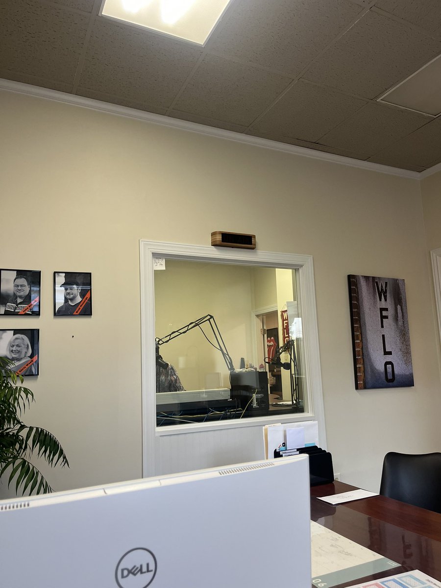 cloverdale2013's tweet image. This morning Ms.
Shores and I visited WFLO to highlight @CuCPS & introduce her as the new supt…it’s a new journey & new chapter but one thing remains the same—GO DUKES!