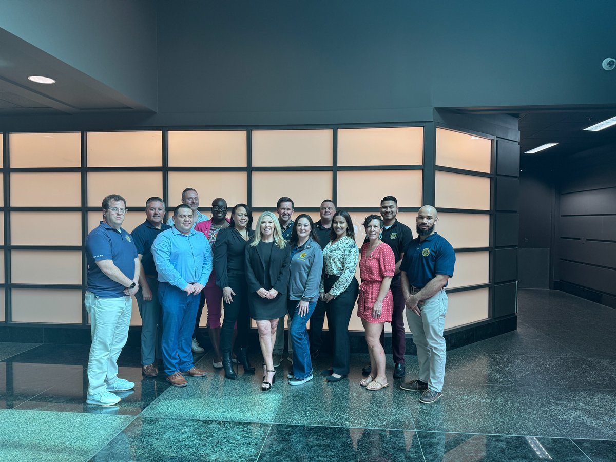 TWU (@transportworker) on Twitter photo The TWU Cabin Crew Coalition met in Dallas this week to discuss critical issues facing Flight Attendants and begin crafting a Flight Attendant bill of rights. Locals <a href="/TWU556/">TWU Local 556</a> , <a href="/Twu577FA/">Twu 577 FA's</a>, 578 and <a href="/TWULocal579/">TWU Local 579</a> critically keep the flying public safe every day! The TWU Cabin Crew Coalition met in Dallas this week to discuss critical issues facing Flight Attendants and begin crafting a Flight Attendant bill of rights. Locals <a href="/TWU556/">TWU Local 556</a> , <a href="/Twu577FA/">Twu 577 FA's</a>, 578 and <a href="/TWULocal579/">TWU Local 579</a> critically keep the flying public safe every day!