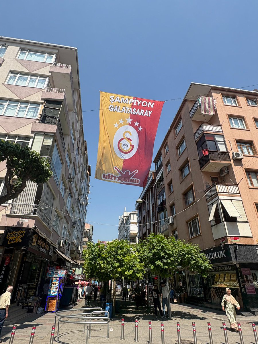 SebahattinReis's tweet image. İstersen donatalım dört bir yanı bayraklarla…