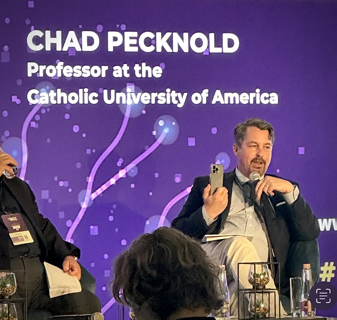 Chad Pecknold (@ccpecknold) on Twitter photo I began by pointing to that icon of technological innovation — an Apple with a bite out of it — which unwittingly reminds us of our first parents, and the common goodness to be safeguarded. I’m very grateful to <a href="/MCC_Budapest/">Mathias Corvinus Collegium</a> and to my friend <a href="/BalazsOrban_HU/">Balázs Orbán</a> for the invitation! I began by pointing to that icon of technological innovation — an Apple with a bite out of it — which unwittingly reminds us of our first parents, and the common goodness to be safeguarded. I’m very grateful to <a href="/MCC_Budapest/">Mathias Corvinus Collegium</a> and to my friend <a href="/BalazsOrban_HU/">Balázs Orbán</a> for the invitation!