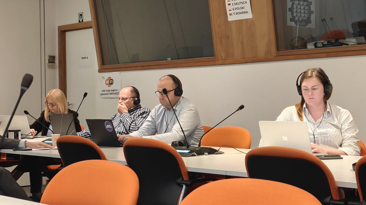Umberto Di Pasquo 🇪🇺🇮🇹🏴 #FBPE (@umbertodp) on Twitter photo Very good exchanges with <a href="/EU_Commission/">European Commission</a> DG Grow today that presented the Annual report on #SMEs to the <a href="/COPACOGECA/">COPA-COGECA</a> #cooperatives coordination committee. Positive projections but we still see a productivity gap with larger enterprises & bottlenecks for exporting SMEs. Very good exchanges with <a href="/EU_Commission/">European Commission</a> DG Grow today that presented the Annual report on #SMEs to the <a href="/COPACOGECA/">COPA-COGECA</a> #cooperatives coordination committee. Positive projections but we still see a productivity gap with larger enterprises & bottlenecks for exporting SMEs.