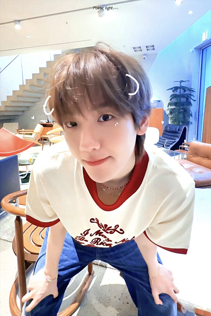 Poeticslight's tweet photo. 🐶 https://t.co/B9XRaAFROj
