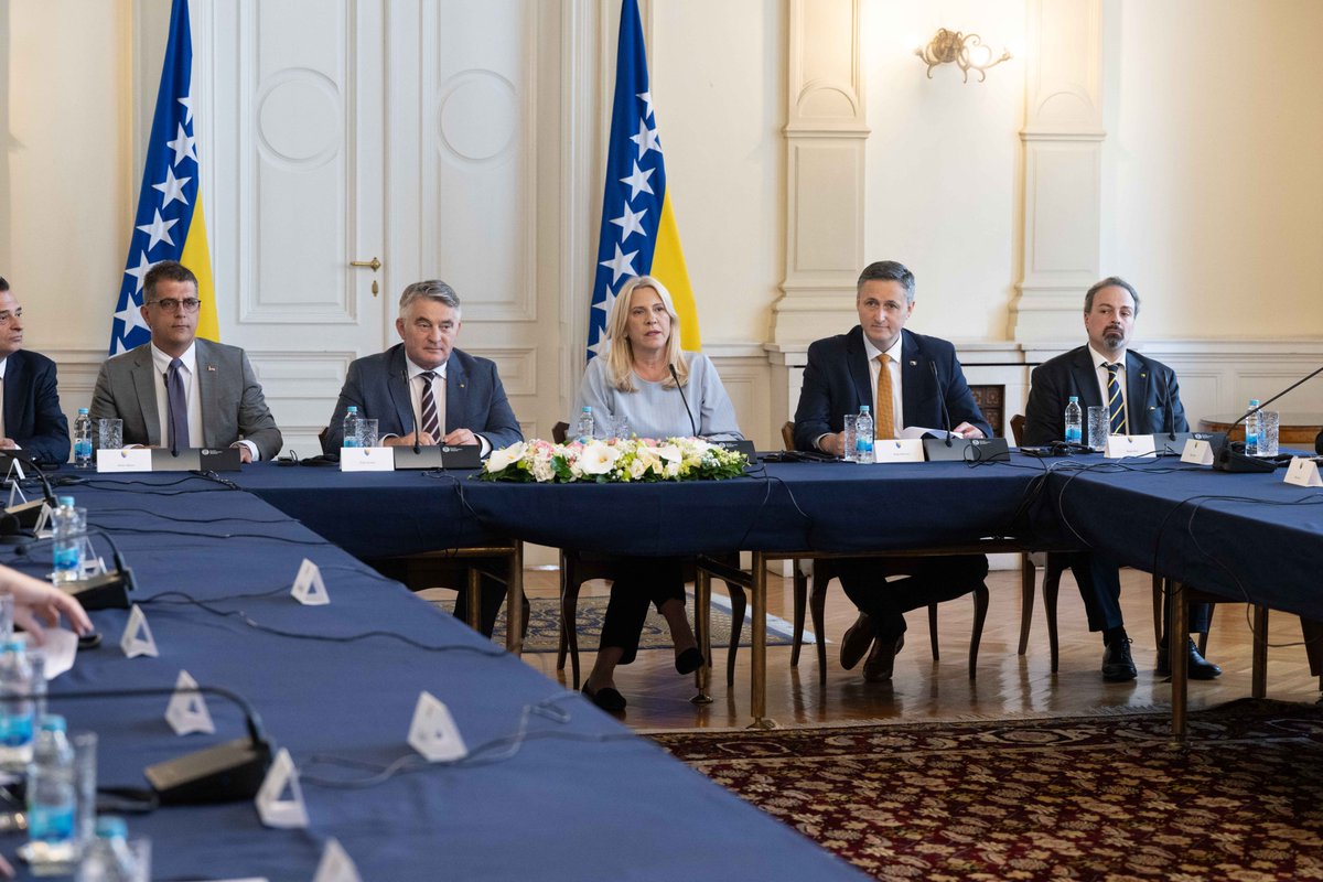 Vice-President Arvo Aller joined Nordic-Baltic (NB8) parliamentary leaders in Sarajevo to express support for Bosnia and Herzegovina’s sovereignty and its path towards #EU and #NATO membership. Estonia stands ready to share its reform and integration experience if needed. 🇪🇪🤝🇧🇦