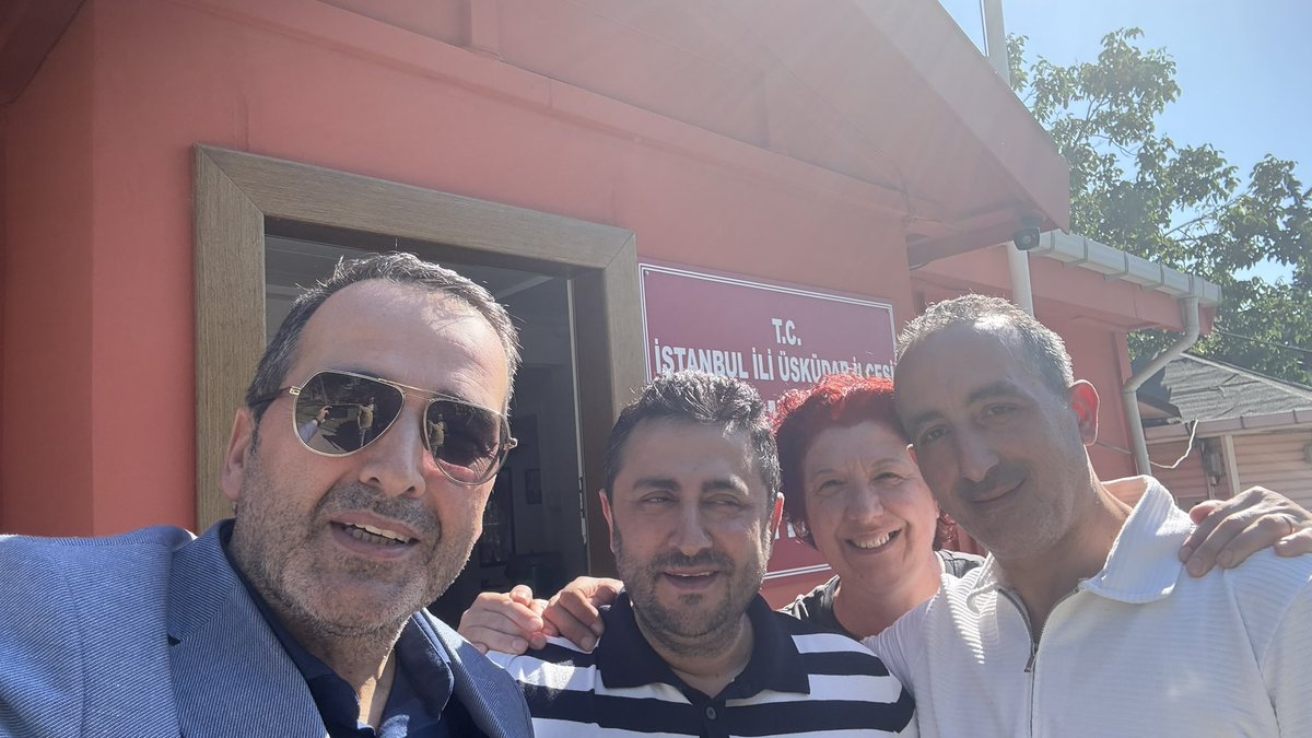 Burhaniye Mahallesi Muhtarı Kadir Uğurtay (@kadirugurtay1) on Twitter photo Muhtarlardan sorumlu başkan yardımcımız, önceki dönem Ak parti Meclis Başkanımız kıymetli <a href="/esatkalay/">Esat Kalay</a> abimize nazik ziyaretleri için gönülden teşekkür ederiz.
Destekleri ve güzel sohbeti bizlere güç verdi. Muhtarlardan sorumlu başkan yardımcımız, önceki dönem Ak parti Meclis Başkanımız kıymetli <a href="/esatkalay/">Esat Kalay</a> abimize nazik ziyaretleri için gönülden teşekkür ederiz.
Destekleri ve güzel sohbeti bizlere güç verdi.