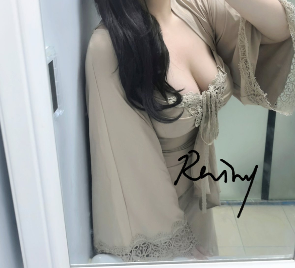 此狗像埃及女神🥺
被自己辣到
#反差 #小狗日记