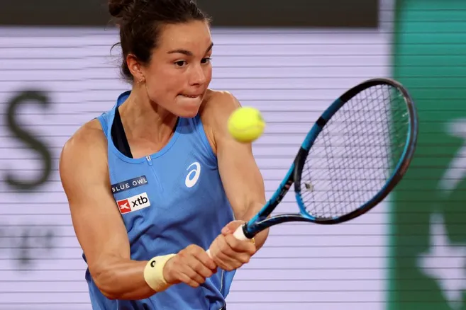 Exploit monumental pour Loïs Boisson qui se qualifie en demi-finale de Roland-Garros leberry.fr/paris-75000/sp…