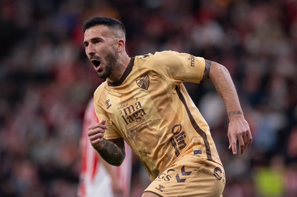 DIONI, un jugador que rompió tópicos al cumplir el sueño de su vida con 33 años. Se va un tipo que llegaba de ALCOY a las 3:30 de la mañana y se ponía a descargar material del autobús con los utilleros. Si hubo un min. 122 es porque antes hubo un minuto 108 y fue suyo. GRACIAS 💙