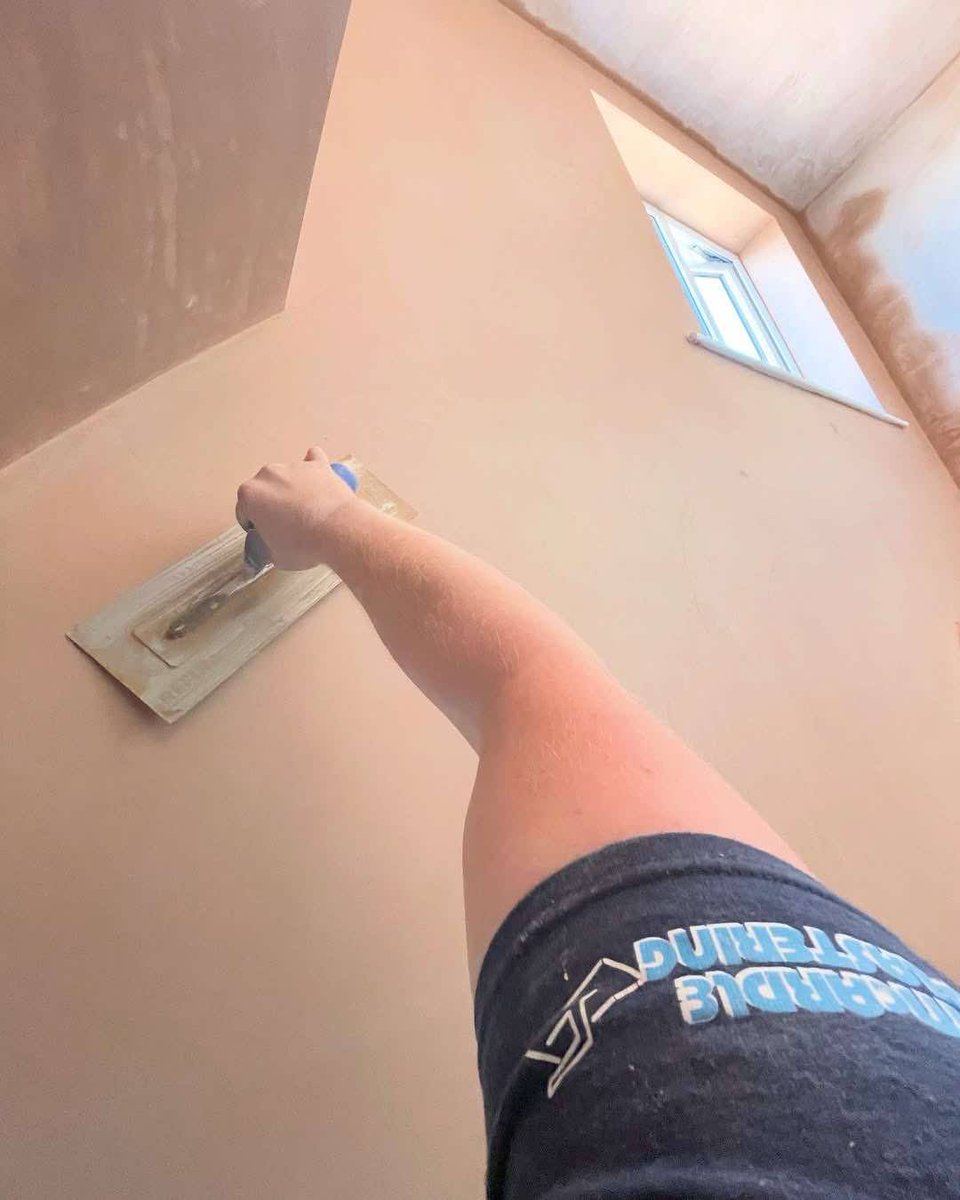 RefinaLtd's tweet image. Looking good A McArdle Plastering 👍 Can't beat a SUPERFLEX action shot!

Check which version they use: refina.co.uk/hand-tools/pla…

#plasteringtools #plasterer #plastering #refina