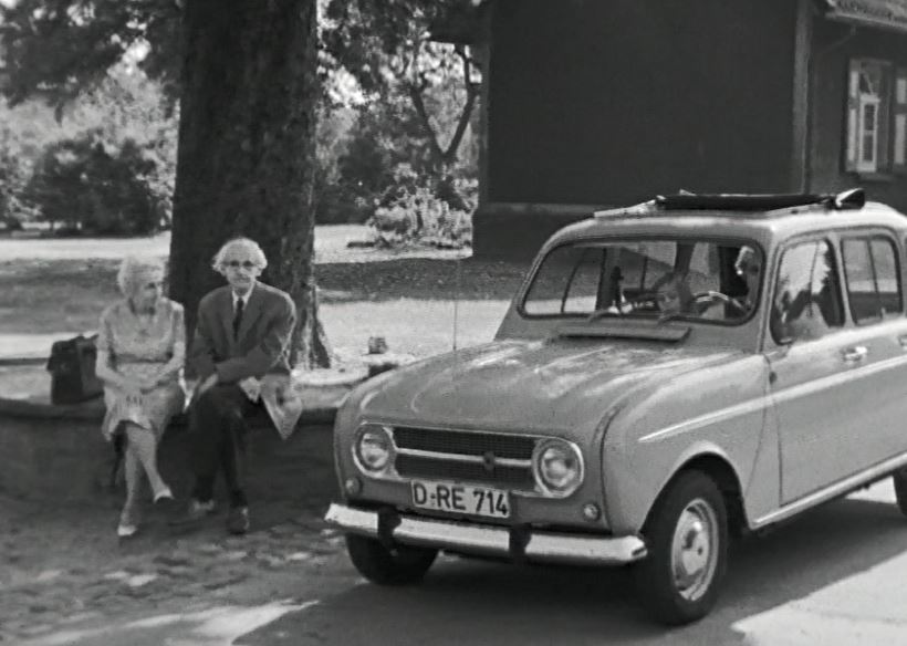 ballooonmh's tweet photo. UNTIL THE END OF THE WORD
Wim Wenders’ Alice in the Cities (1973),
'[A] tender European subversion of the Hollywood road movie, offers a catalogue of the inadequacy of both words and images to communicate needs and desires.'
https://t.co/nG1eOCM3mX https://t.co/SnBIdMh6vj