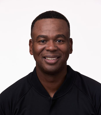 Congratulations to former SHC point guard and current NBA referee, Sean Wright (‘93)!

Wright was named to his second NBA finals crew!!

📷: National Basketball Referees Association

#HillYeah
