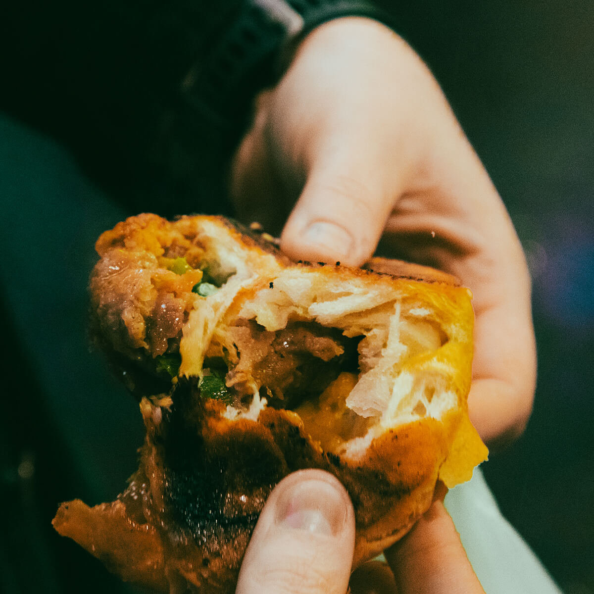 FermentHQ's tweet photo. Internationally known and loved for its incredible night market culture, Taiwan takes street food to a whole new level 🥟😋🏮

👉 https://t.co/CujRtfkv1L

#fermentmagazine #beer52 #taiwannightmarket #taiwanstreetfood #craftbeer https://t.co/bNBeLib1EX