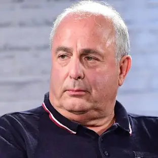 merlinpapin3's tweet photo. .@FredOL69007 Aujourd'hui le réalisateur #RogerMichell aurait eu 69 ans (décédé en 2021° , scénariste et réalisateur on lui doit
The Duke
BlackBird
The Duke
Coup de Foudre à Nothing Hill
My Cousin Rachel
Nothing Like a Drame https://t.co/1i30tvQ9Gm