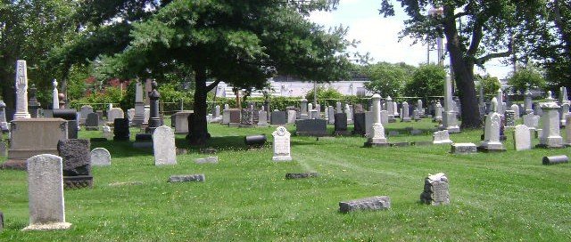 TakeaHikeCLE's tweet image. Join us this weekend for our free 90-min tours in the @PSQDistrict and @inthecircle, as well as an architectural tour along Superior Ave & The Malls! Looking for something a bit shorter? Join us for our free 60-min Stroll: Willet Street Cemetery. Info: takeahikecle.com