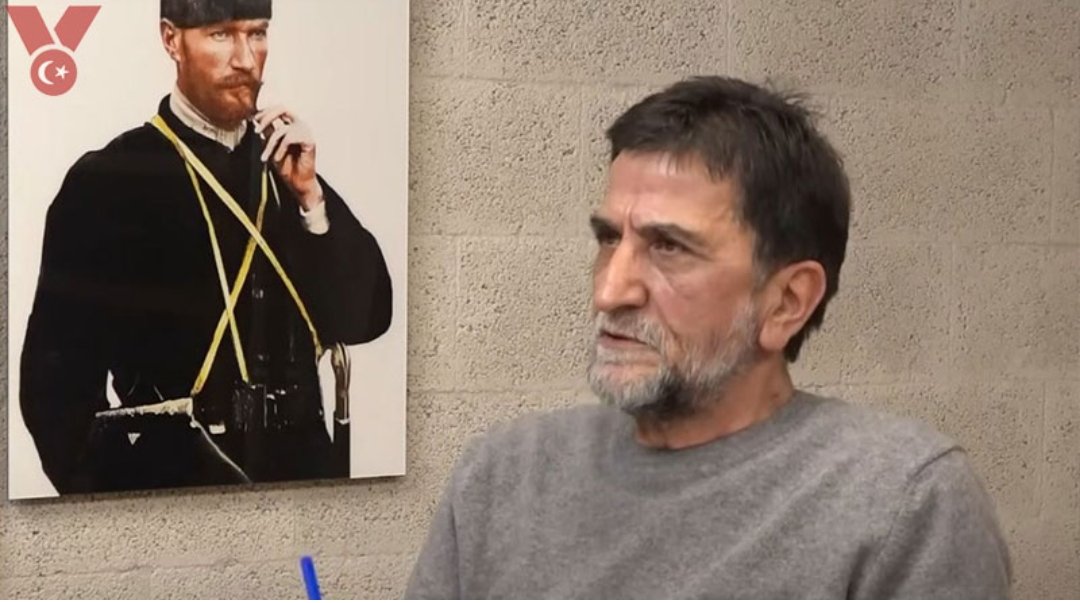 Akciğer kanseri tedavisi gören  gazeteci yazar
Nihat Genç'in 4 gündür yoğun bakımda olduğu ve dün öğlen saatlerinde entübe edildiği açıklandı.
Acil şifalar diliyorum 🙏
