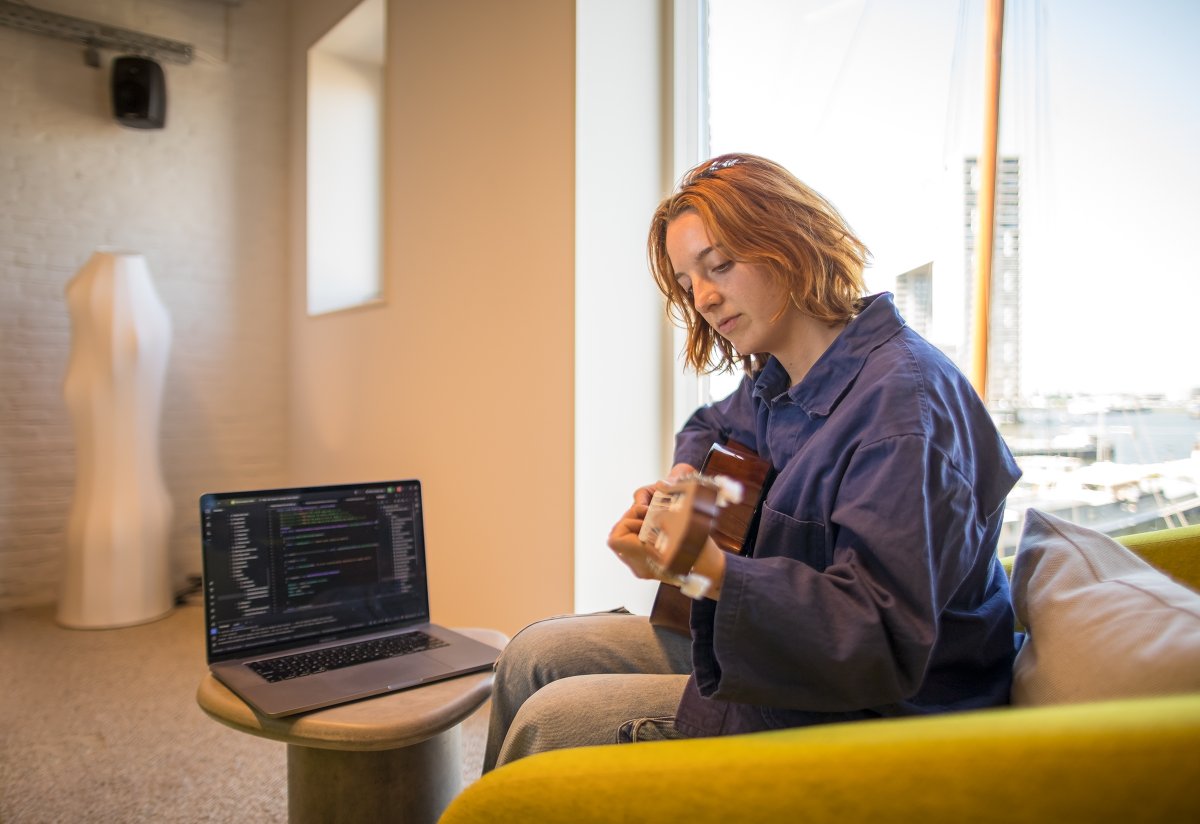 Q42 (@q42) on Twitter photo New Q-er alert! 🚨 A couple of weeks ago, we welcomed Elise as our new software engineer! 🎉 Besides creating awesome software, she loves all things with music like: concerts, dancing, singing and cares deeply about sustainability. 🌍
#happyplacefornerds #newjob #hobby #music New Q-er alert! 🚨 A couple of weeks ago, we welcomed Elise as our new software engineer! 🎉 Besides creating awesome software, she loves all things with music like: concerts, dancing, singing and cares deeply about sustainability. 🌍
#happyplacefornerds #newjob #hobby #music