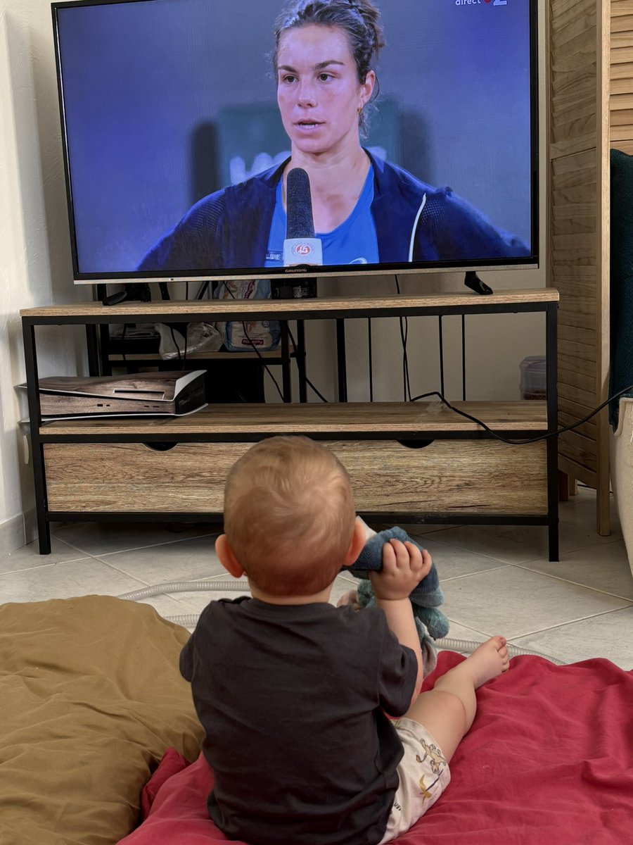 stefpro13's tweet photo. 🥰 mon fils 15 mois adore @rolandgarros @LoisBoisson https://t.co/bRjLhO1iQM