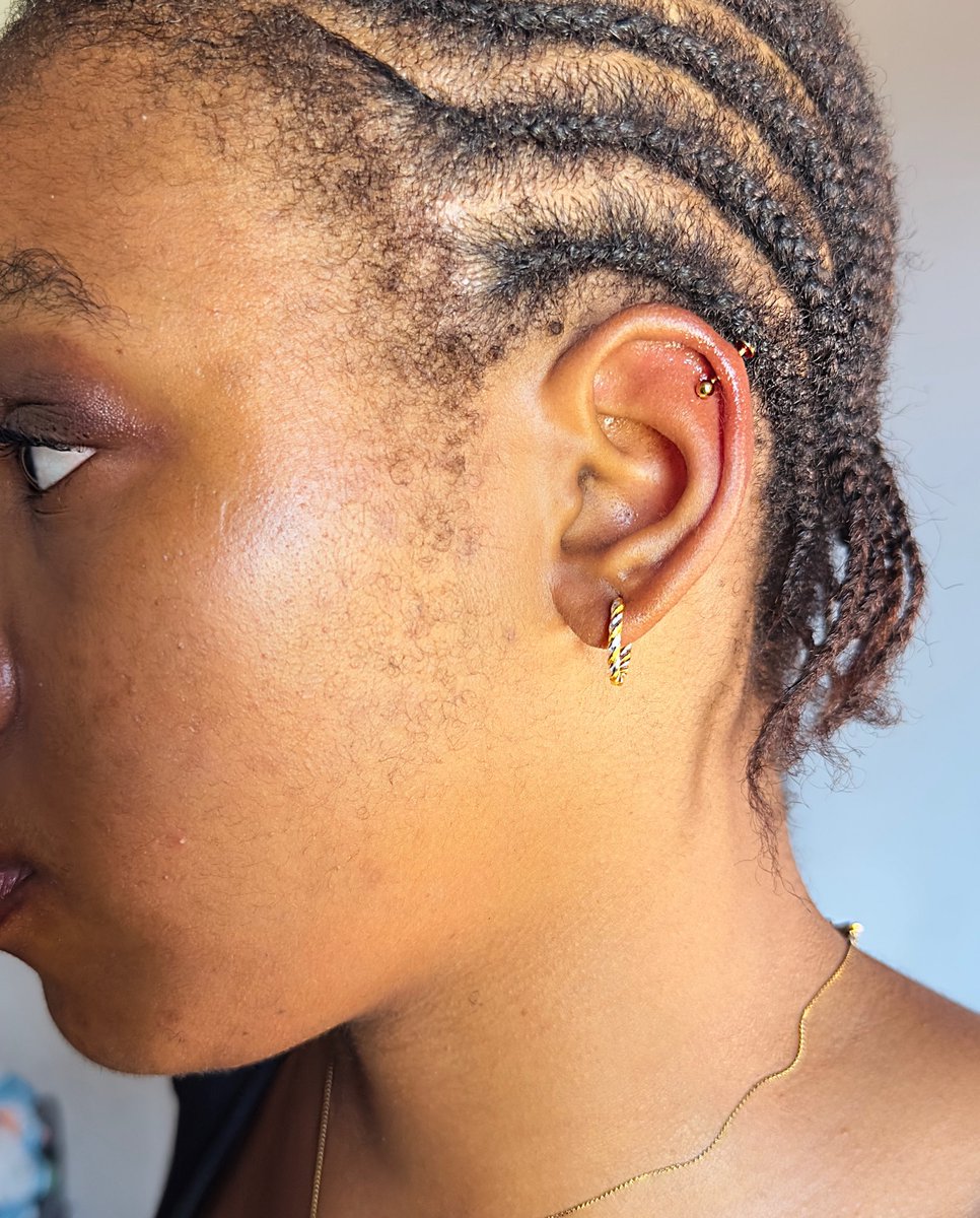dpierced_'s tweet photo. real hot girl shii✨
💗L&amp;R Helix Piercing 
💗Price: ₦12,000 https://t.co/GKxBr1Quta