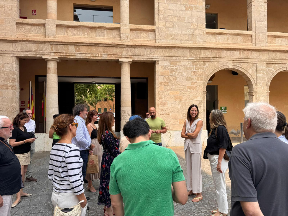 📣 Celebram una jornada d’art a Gènova per a tota la família: el Summer Art Festival

✨ Organitzam aquesta diada per apropar l’art, la cultura i la gastronomia a tots els públics

Més informació ➡️ bit.ly/3Ho5uTE