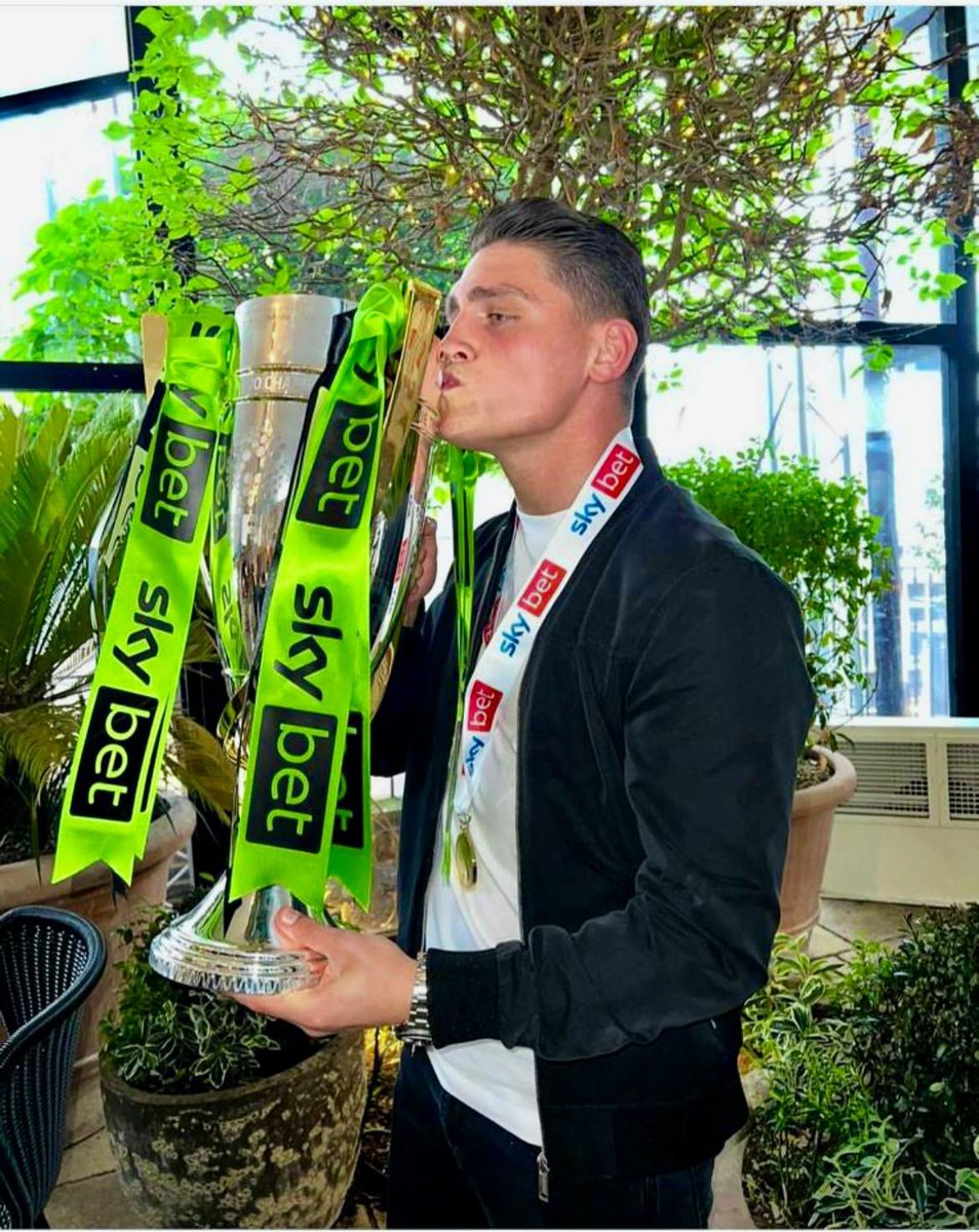 Les stevens tweet media