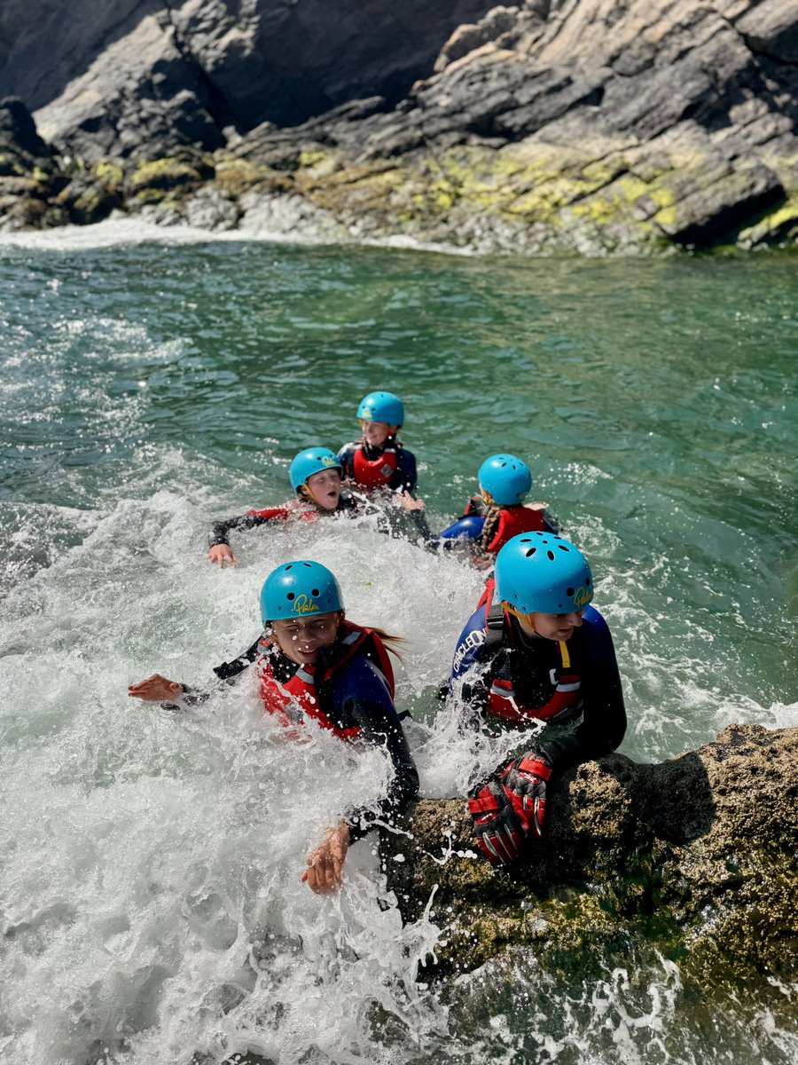 Morfa Bay Adventure tweet media