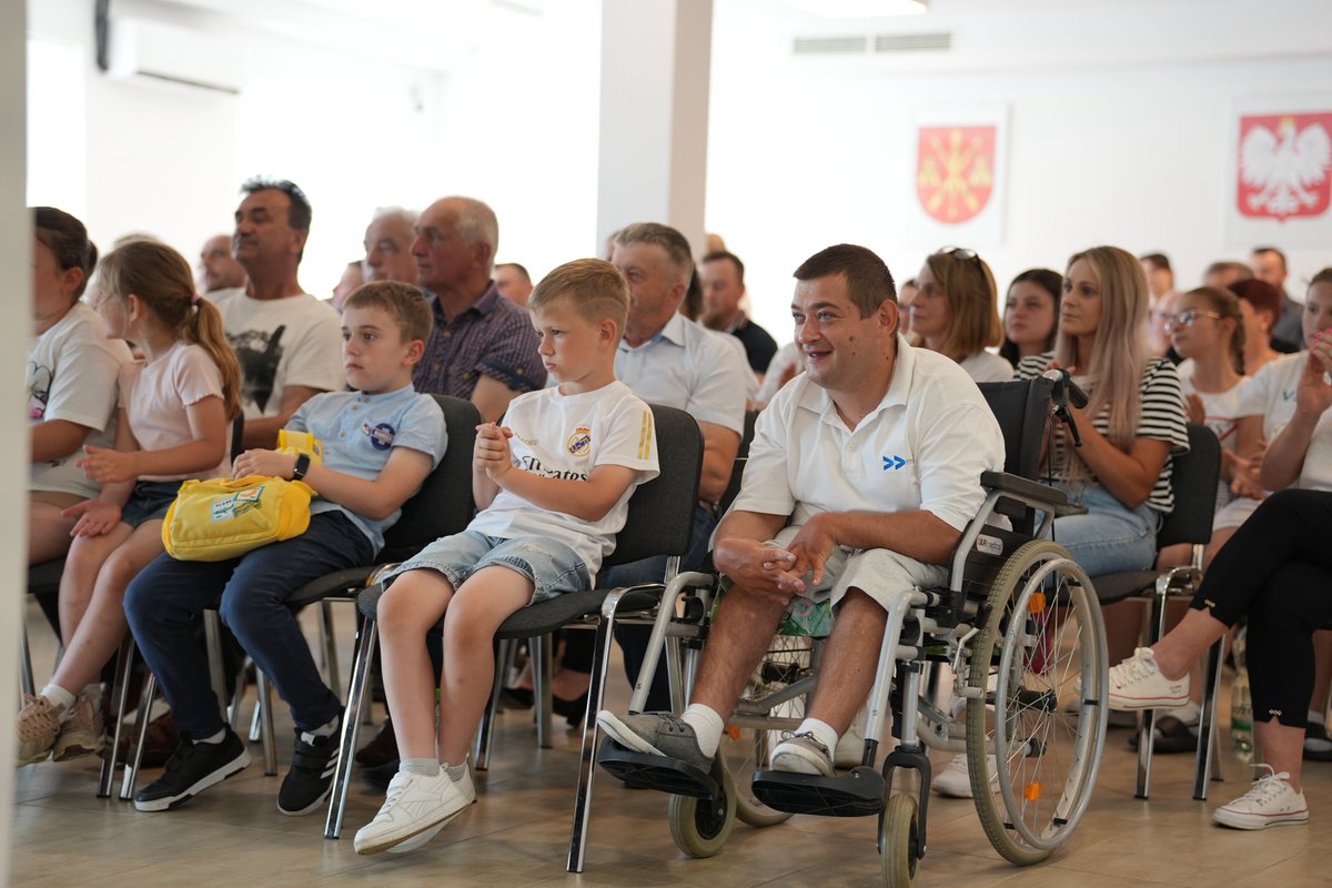 DanielNawrocki_'s tweet photo. Tu po prostu trzeba było przyjechać i podziękować. W gminie Godziszów na Lubelszczyźnie @NawrockiKn uzyskał 94,66% głosów 🇵🇱 https://t.co/OgqN3UvO4v