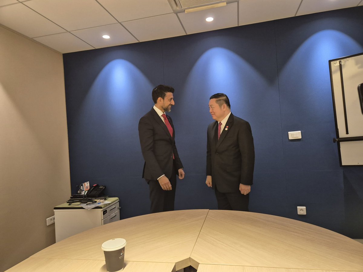 Secretary-General of ASEAN, Dr. Kao Kim Hourn, met with the Minister of International Trade of Canada, H.E Maninder Sidhu, at the OECD Headquarters in Paris, France, on 4 June 2025. 

Their discussions explored potential opportunities to deepen ASEAN- OECD cooperation, aligned