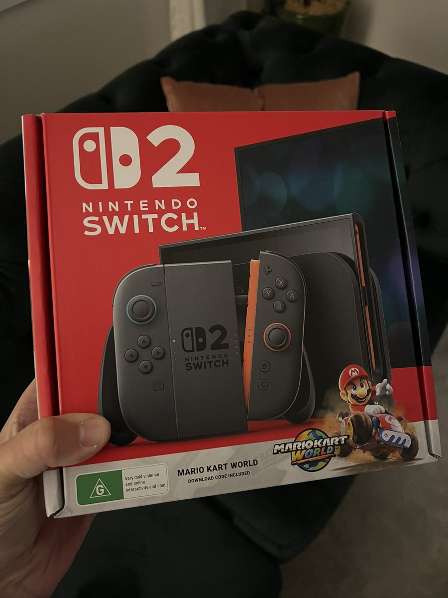 Here we go ;) 

It’s been a long time since I’ve been to a midnight launch, let’s see if the Switch 2 is worth it.

#Switch2 #Nintendo