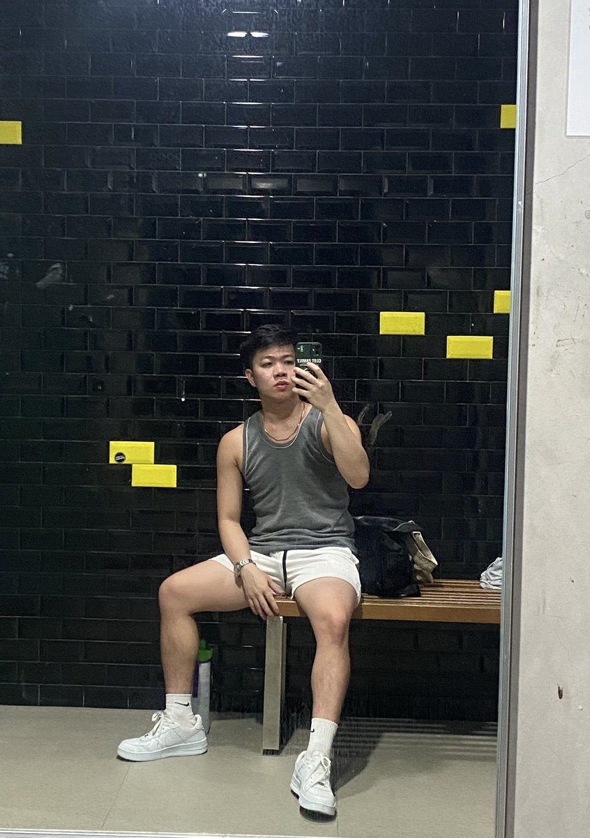 HarvZGalan's tweet photo. Tara sa CR ng Gym😅 https://t.co/NkjXAUW7Pr
