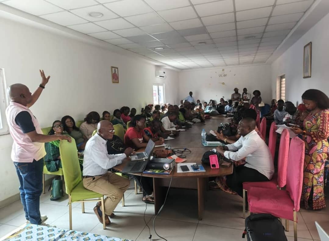 #CREC #MPOX ! 
📍 Briefing de 82 acteurs communautaires (10 ACSA, 20 volontaires Croix-Rouge, 52 RECO) des zones de santé de Masina I et N’djili sur la surveillance à base communautaire dans le cadre de la riposte contre la Mpox.  
Un renforcement essentiel pour une réponse