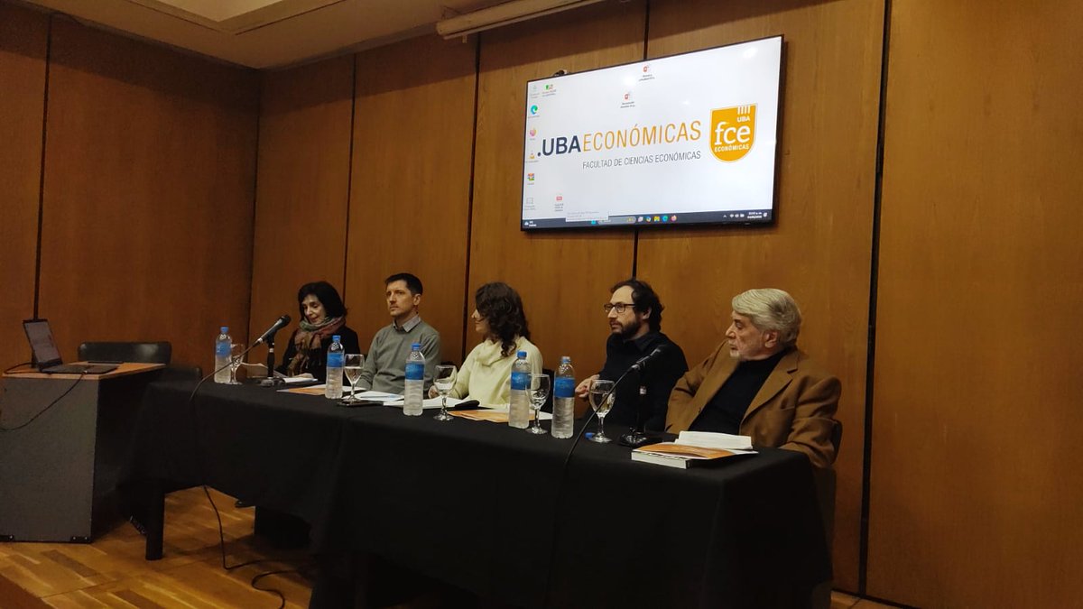 Ahora, primer bloque de la mesa 2, "Arquitectura financiera internacional", coordinada por Noemí Brenta