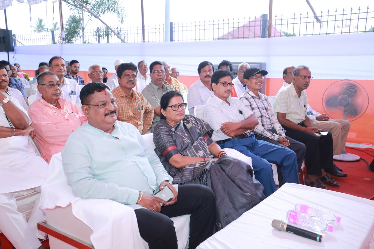 PravatiPOdisha's tweet photo. 'ଉତ୍କର୍ଷ ନିମାପଡ଼ା ସମ୍ମିଳନୀ ୨୦୨୫' ଅବସରରେ ନିମାପଡ଼ାକୁ ଅପରାଧ ମୁକ୍ତ ରଖିବା ନିମନ୍ତେ ପୋଲିସ ପ୍ରଶାସନ, ଏନସିସି ଛାତ୍ରଛାତ୍ରୀ, ବୁଦ୍ଧିଜୀବୀ ଏବଂ ଜନତାଙ୍କ ମଧ୍ୟରେ ହୋଇଥିବା ବିସ୍ତୃତ ଆଲୋଚନାରେ ଭାଗିଦାର ହେଲି। ଆମ ମା'ଭଉଣୀ ଏବଂ ଜନତାଙ୍କ ସୁରକ୍ଷା ଆମର ପ୍ରଧାନ କର୍ତ୍ତବ୍ୟ।
#UtkarshaNimaparaGop #Utkarsha #ଉତ୍କର୍ଷନିମାପଡା #ଉତ୍କର୍ଷ #utkarshanimaparaconclave2025
